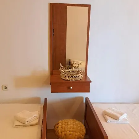 בית נופש Leonida *