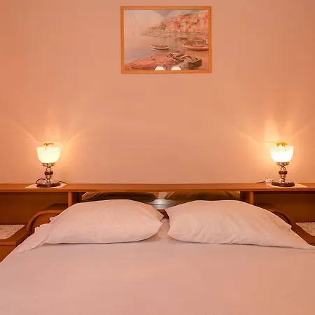 Leonida Jelsa (Hvar)